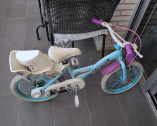 Bicicleta infantil azul y rosa