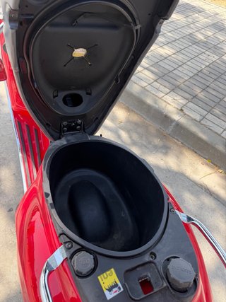 Vespa Primavera 50cc Roja 2 tiempos
