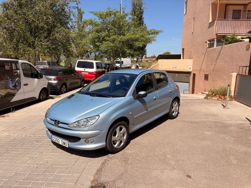 (SUPER OCASION)Peugeot 206 motor 1.6 distintivo B🟡 - foto 1