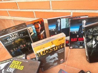 Lote DVDs: The Shield, Ray Donovan, Band of Brothe