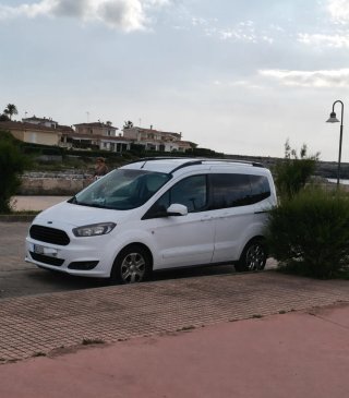 Ford E-Tourneo Courier 2017