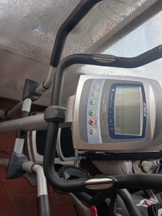 Elíptica BH SPYRO con consola a pilas