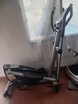 Elíptica BH SPYRO con consola a pilas