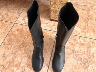 Botas altas negras talla 40 sin usar