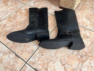 Botas altas negras talla 40 sin usar