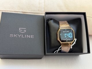 Reloj SKYLINE Táctil Dorado y Negro