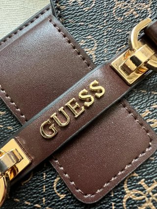Bolso Tote Guess Negro y Marrón