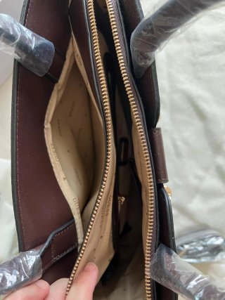 Bolso Tote Guess Negro y Marrón