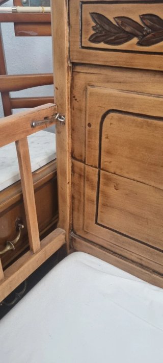 Cuna cama antigua de madera estilo 1930