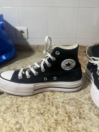 Converse negras y blancas altas