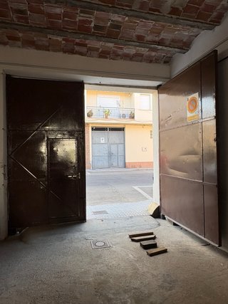 Puerta de hierro Garaje 3,20x3,03 +Puerta Peatonal
