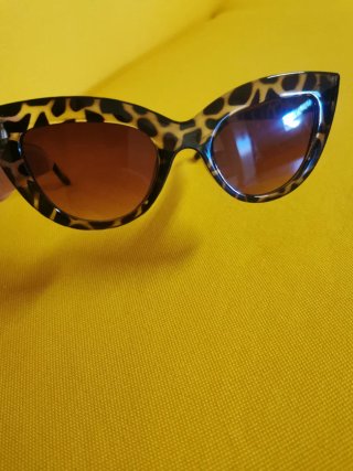 Occhiali da sole cat eyes vintage