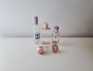 Conjunto de frascos de perfume vazios