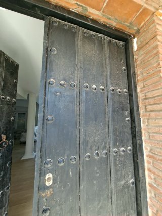 Puerta de Entrada Rústica Madera y Hierro
