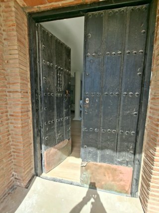Puerta de Entrada Rústica Madera y Hierro