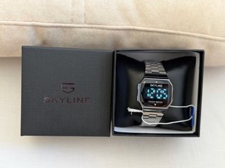 Reloj Skyline Táctil Plata y Negro