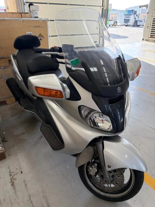 Suzuki Burgman 650 Plata