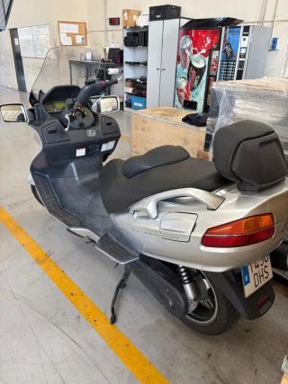 Suzuki Burgman 650 Plata
