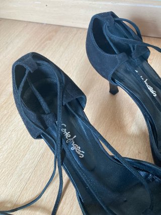 Zapatos de salón ante negro punta fina