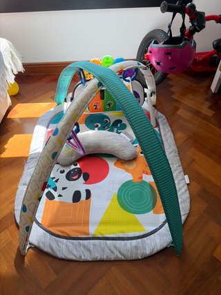 Alfombra de juegos infantil con piano
