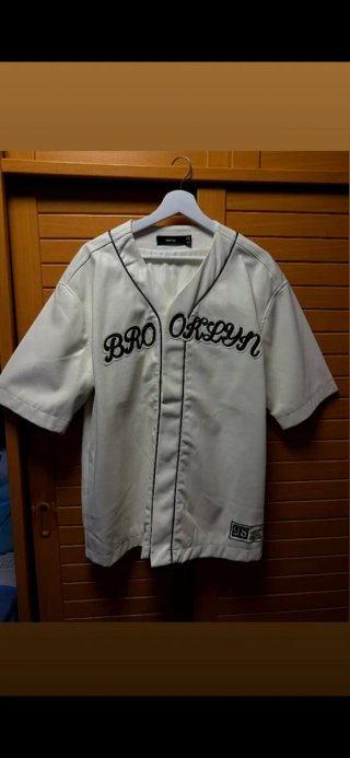Camisa Bershka estilo béisbol M