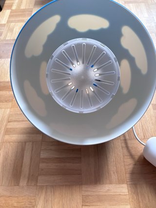 Lámpara infantil IKEA azul nubes