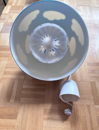 Lámpara infantil IKEA azul nubes