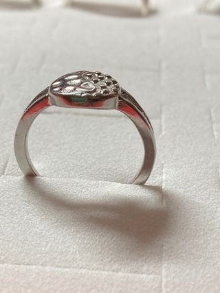 Anillo de Acero con Diseño Circular