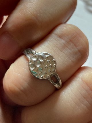 Anillo de Acero con Diseño Circular