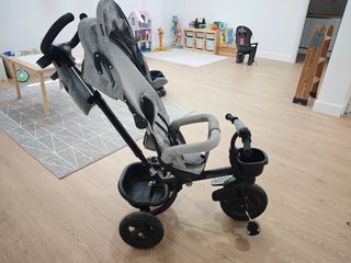 Triciclo Evolutivo Kinderkraft Gris