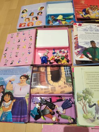 Libro Aventuras con figuras disney