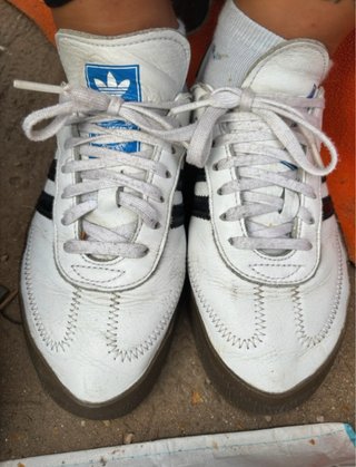 Tenis Adidas Samba Blancos/Negros Suela Marrón
