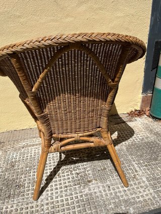 Sillón de mimbre artesanal