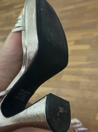 Sandalias Zara Talla 37 Doradas