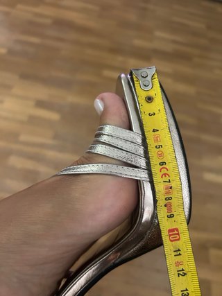 Sandalias Zara Talla 37 Doradas