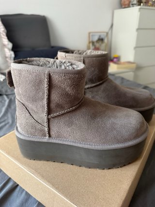 Botas UGG Classic Mini Plataforma Talla 36 Gris