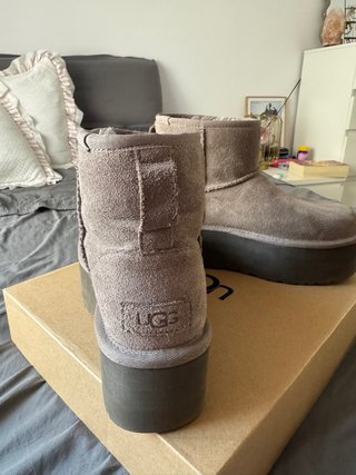 Botas UGG Classic Mini Plataforma Talla 36 Gris