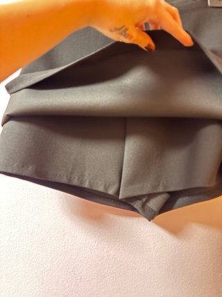 Falda negra con pantalón interior