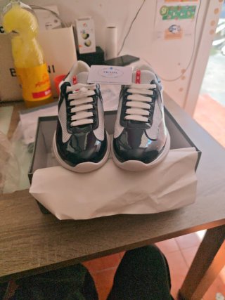 Zapatillas Prada Negras y Blancas