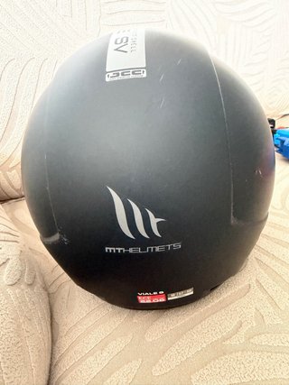 Casco de moto negro con visera Talla M