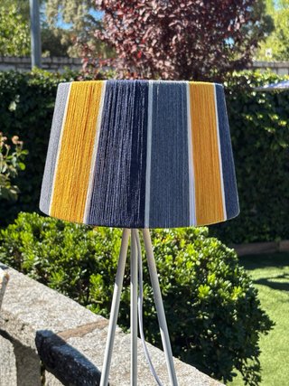 Pantalla lámpara hilos colores rayas