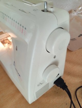 Macchina da cucire Singer Amica 20