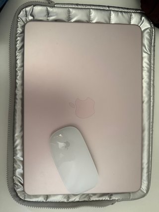 MacBook Rosa + Magic Mouse