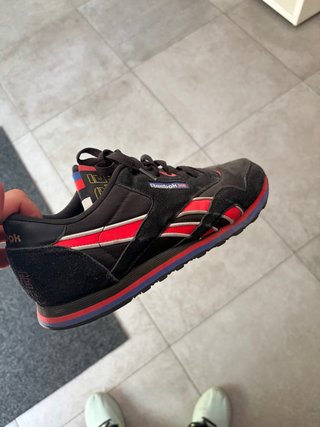 Zapatillas Reebok Negras y Rojas