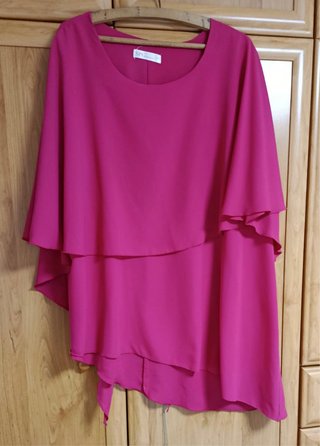 Blusa estilo capa fucsia