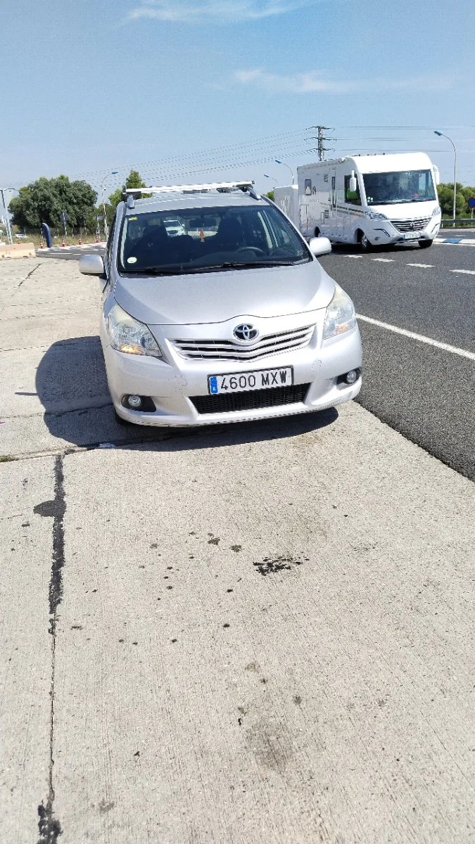 Toyota Verso 2010 - foto 1