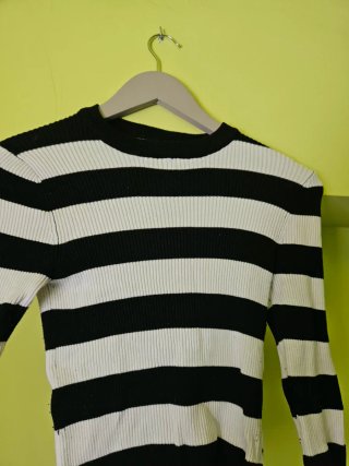 Jersey de rayas blanco y negro