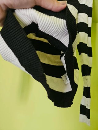 Jersey de rayas blanco y negro