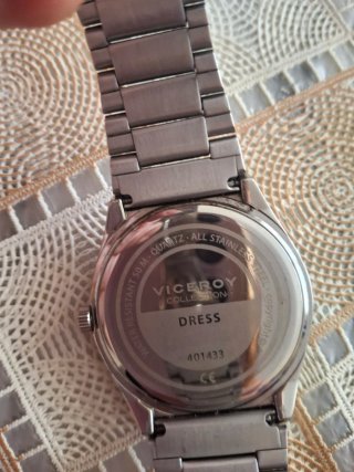 Reloj Viceroy plateado y blanco