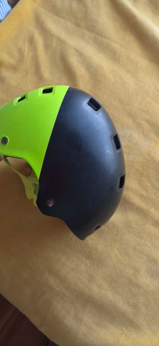 Casco Oxelo Decathlon - Talla M (55-59 cm)